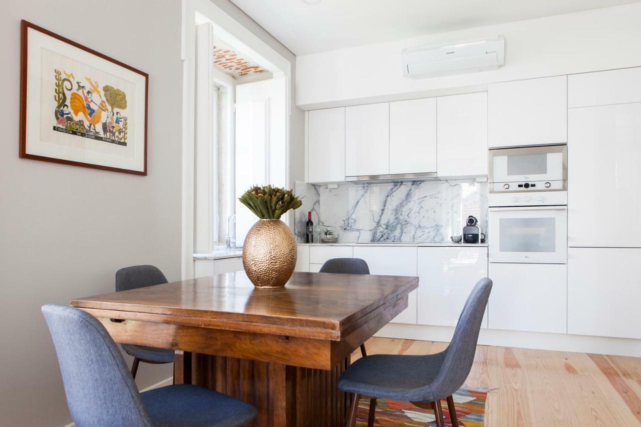 Lejlighed Alfama Sophisticate Flat With Balconies 2bedrs 2baths & Ac In 19th Century Building Historic Center Lisboa