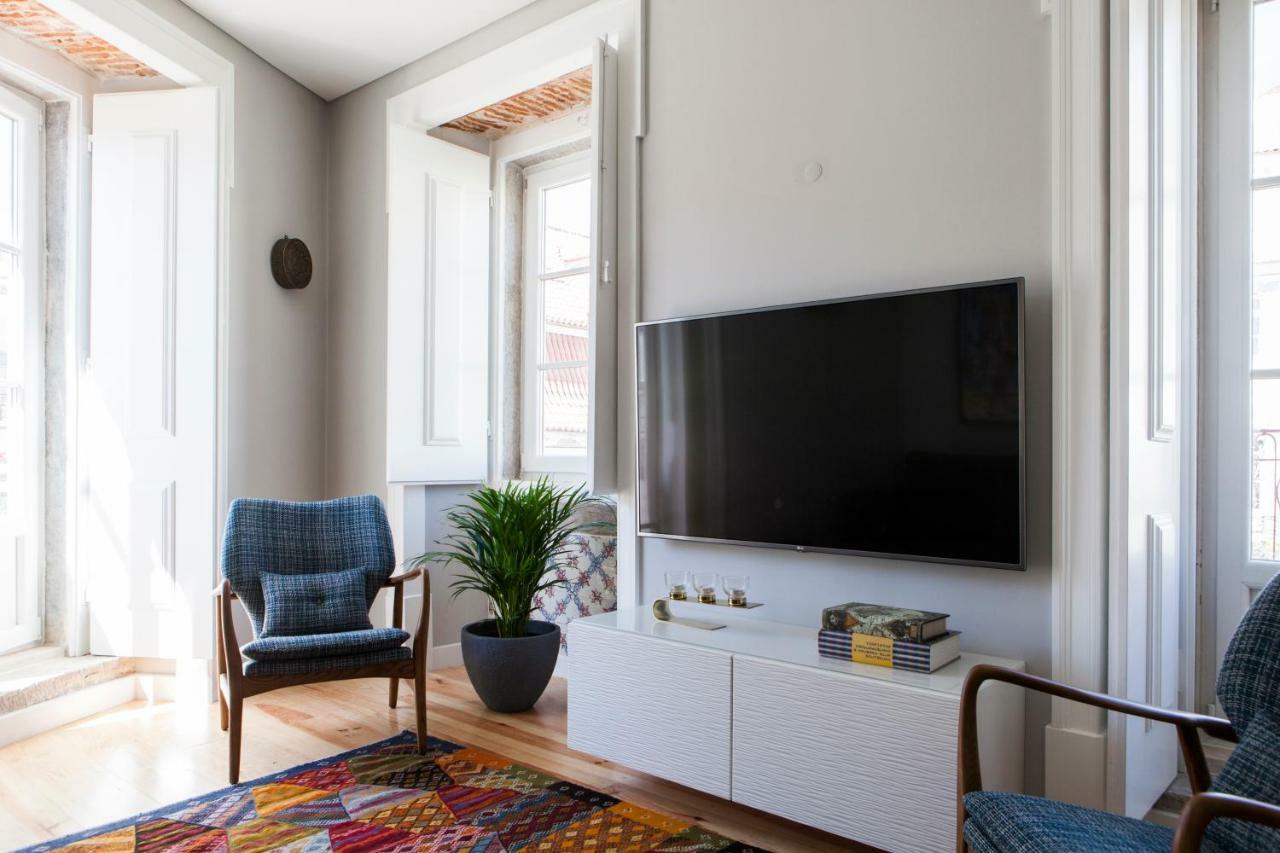 Lejlighed Alfama Sophisticate Flat With Balconies 2bedrs 2baths & Ac In 19th Century Building Historic Center *
