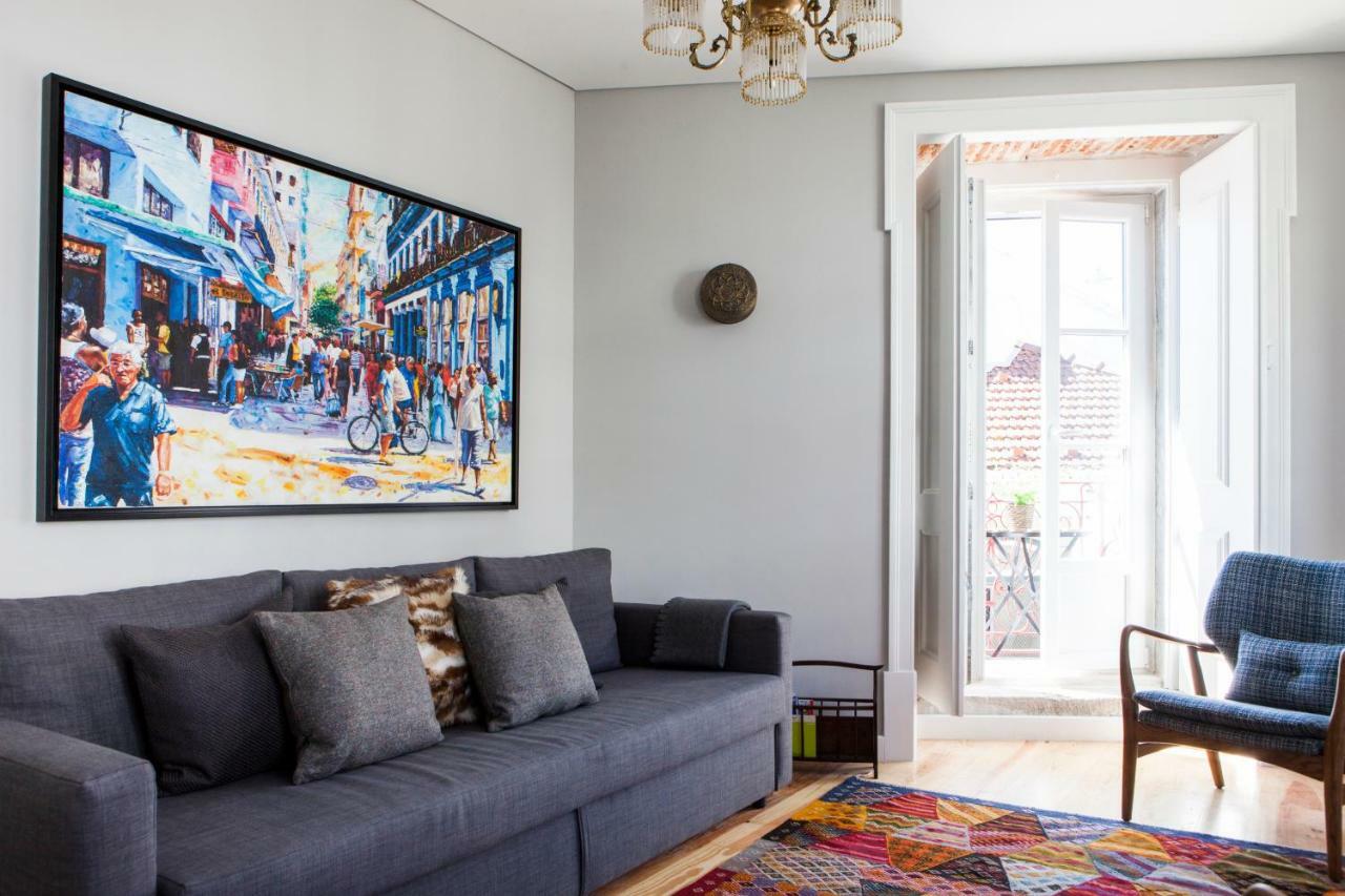 Alfama Sophisticate Flat With Balconies 2bedrs 2baths & Ac In 19th Century Building Historic Center Lejlighed
